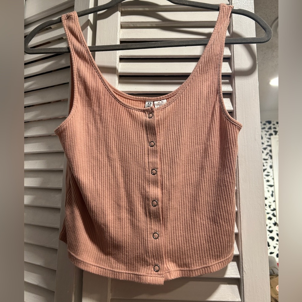 DIVIDED PINK TANK